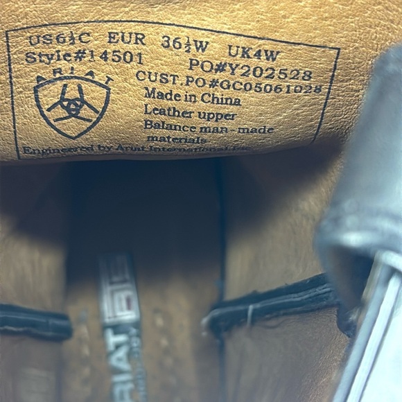 🔥🔥🔥Ariat Black Cowboy Boots Classic Western Design Size: 6.5C🔥🔥🔥 - Picture 8 of 12